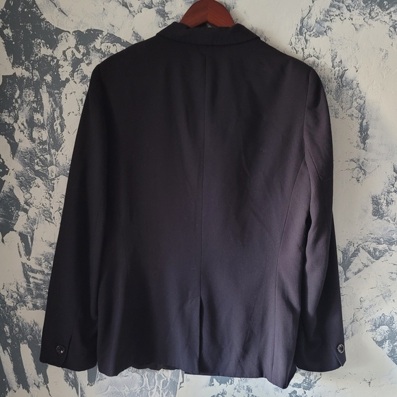 SagHarbor Jacket - Picture 2 of 3